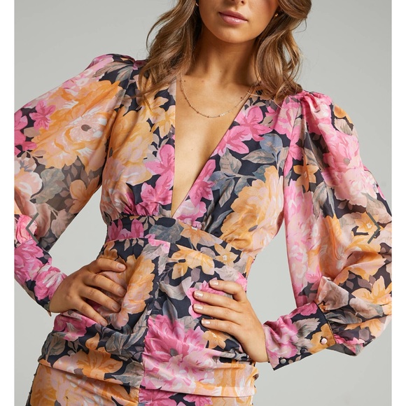 TIRAH LONG SLEEVE MINI DRESS IN BLACK FLORAL- no longer is stock online - Picture 5 of 6